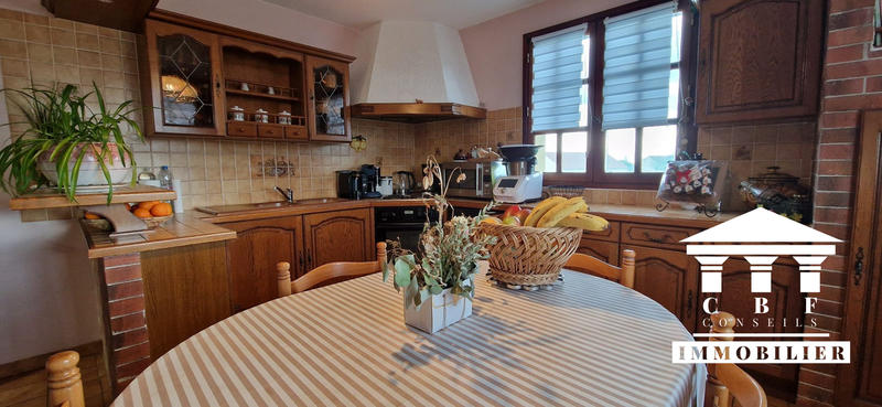 Maison - 289 m² - 11 pièces