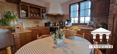 Maison - 289 m² - 11 pièces