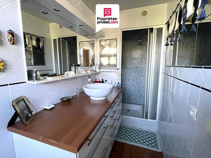 Maison - 205 m² - 8 pièces