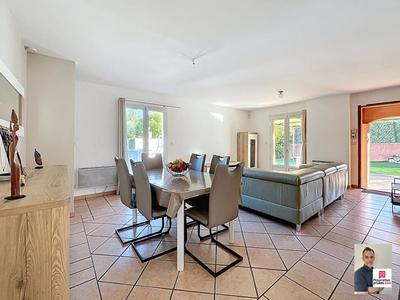 Maison - 110 m² - 5 pièces