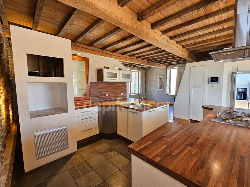 Maison - 182 m² - 9 pièces