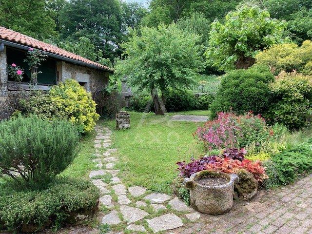 Maison - 275 m² - 6 pièces