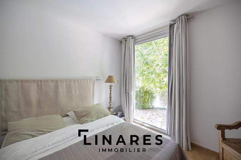 Maison - 340 m² - 8 pièces