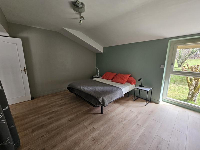 Maison - 247 m² - 8 pièces