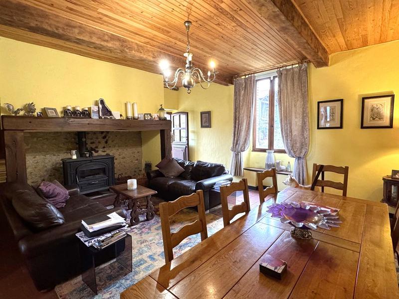 Maison ancienne - 450 m² - 12 pièces