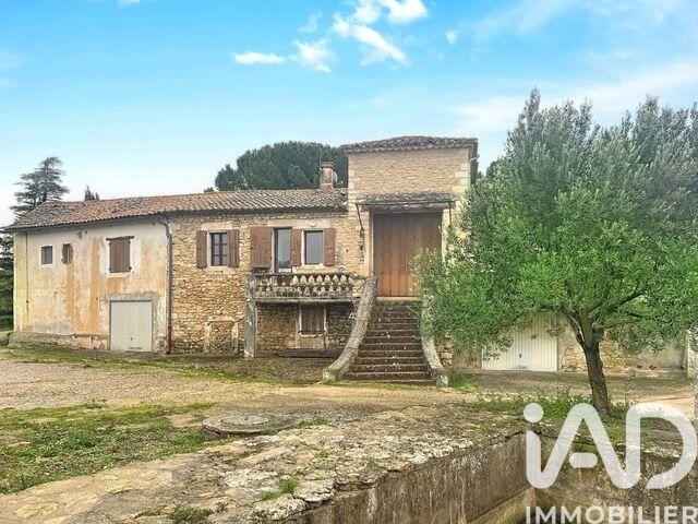 Maison - 225 m² - 7 pièces