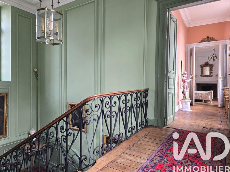 Maison - 495 m² - 10 pièces