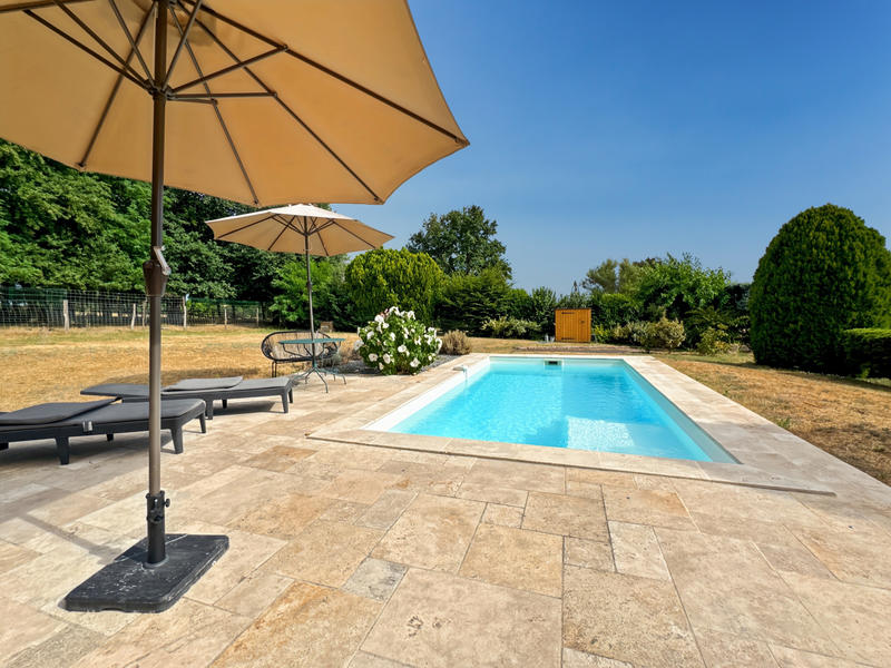 Maison - 250 m² - 8 pièces