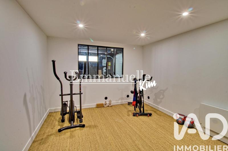 Maison - 270 m² - 10 pièces