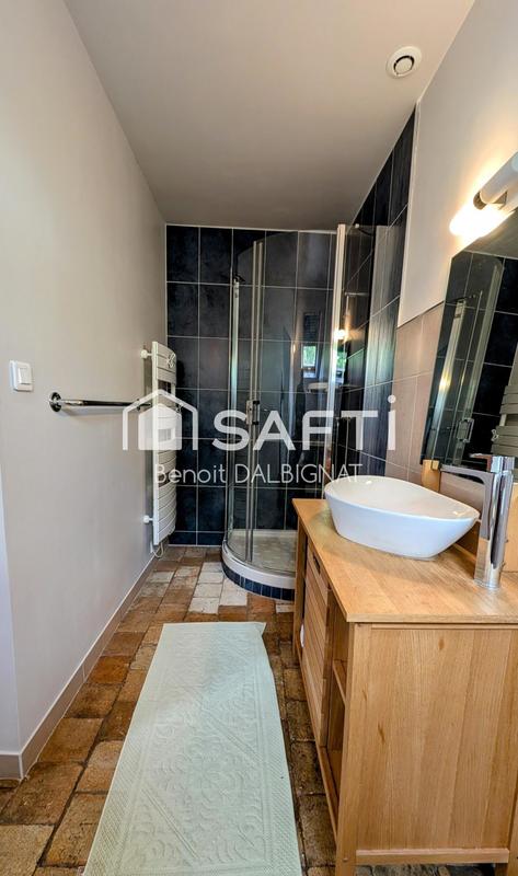 Maison - 302 m² - 8 pièces