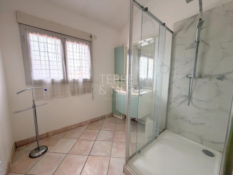 Maison - 240 m² - 7 pièces