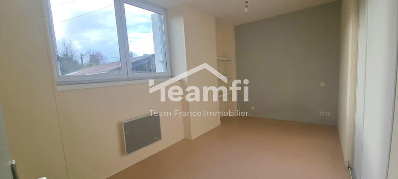 Maison - 230 m² - 9 pièces