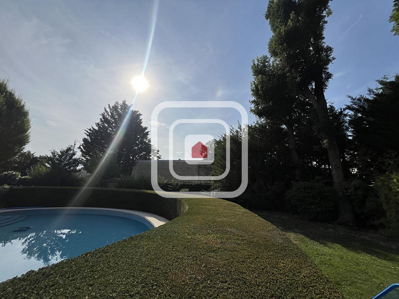 Maison - 267 m² - 8 pièces