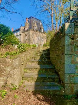 Château - 693 m² - 26 pièces