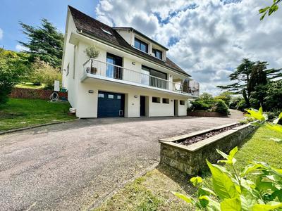 Maison - 200 m² - 7 pièces