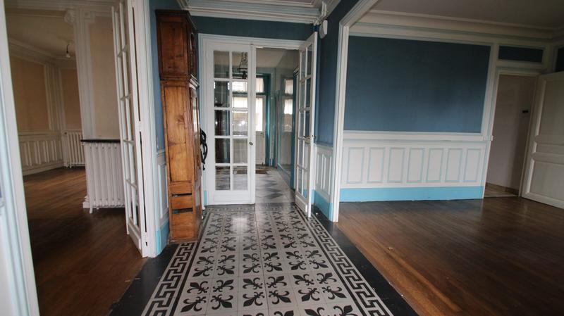 Maison - 230 m² - 8 pièces