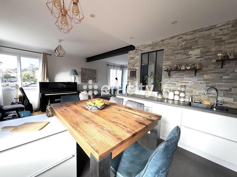 Maison - 95 m² - 4 pièces