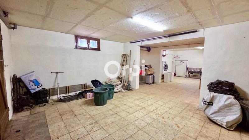 Maison - 227 m² - 7 pièces