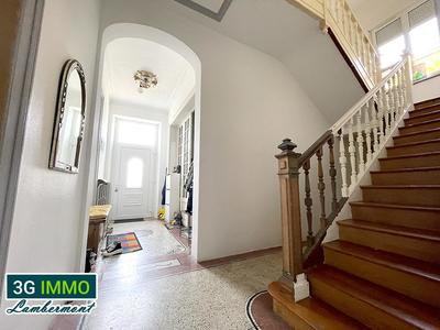 Maison - 258 m² - 12 pièces