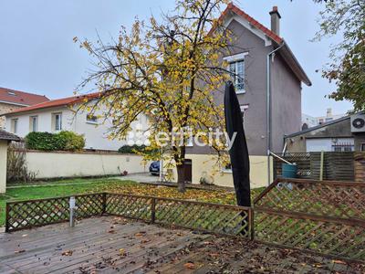 Maison - 85 m² - 5 pièces