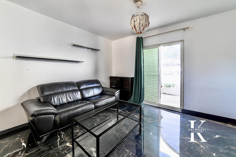 Maison - 249 m² - 8 pièces