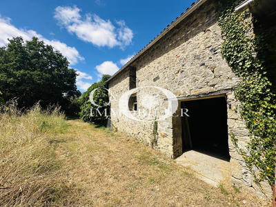 Maison - 364 m² - 6 pièces