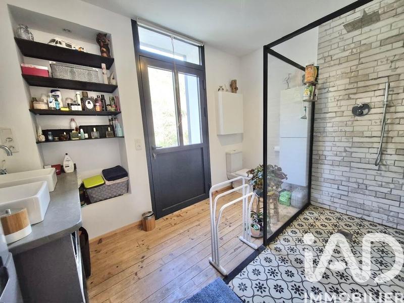 Maison - 220 m² - 5 pièces