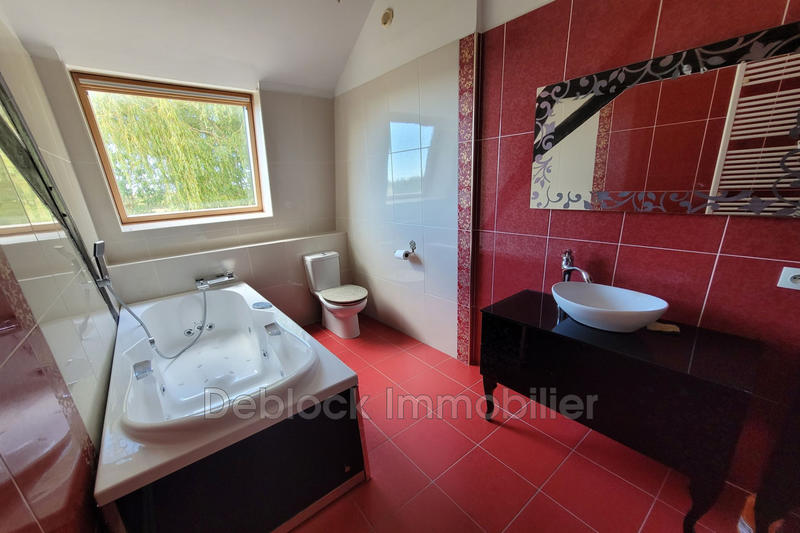 Maison - 265 m² - 6 pièces