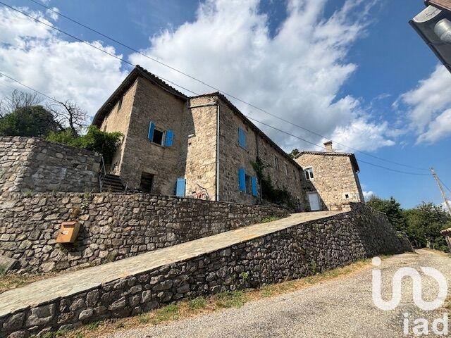 Maison - 300 m² - 10 pièces