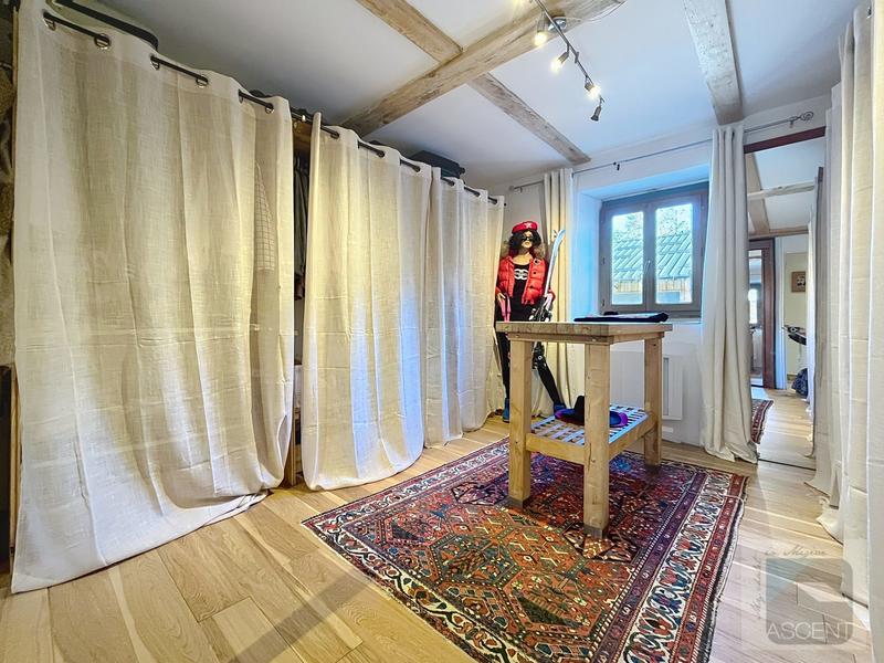 Maison - 246 m² - 6 pièces