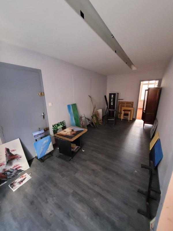 Local commercial - 156 m² - 9 pièces