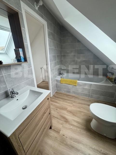 Maison - 99 m² - 6 pièces