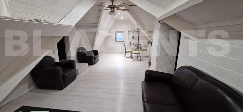 Propriété - 244 m² - 10 pièces