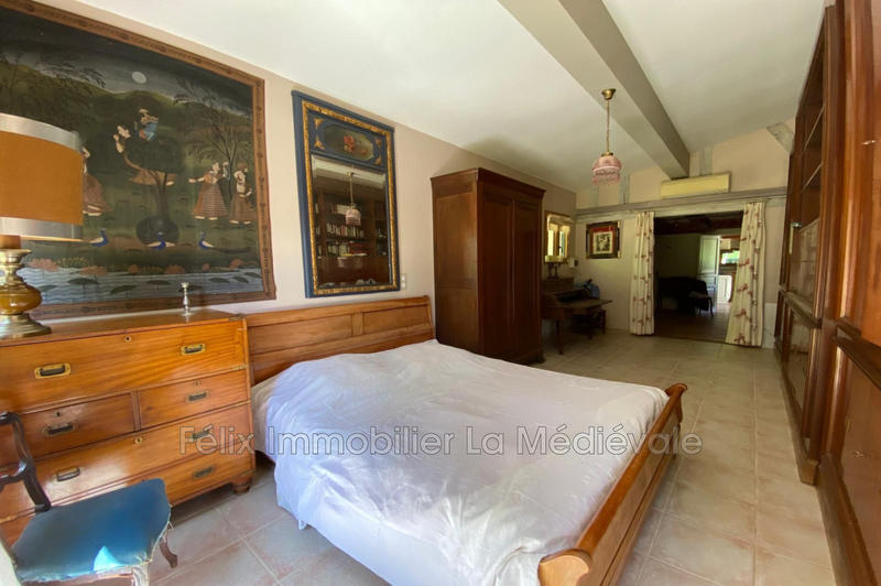 Propriété - 200 m² - 7 pièces