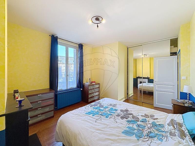 Maison - 182 m² - 7 pièces