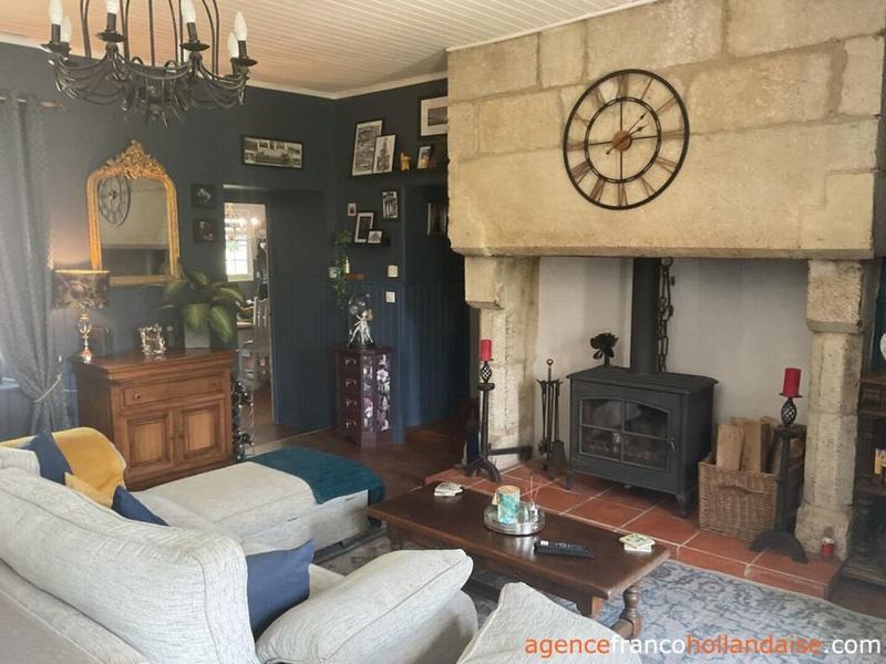 Maison - 280 m² - 12 pièces