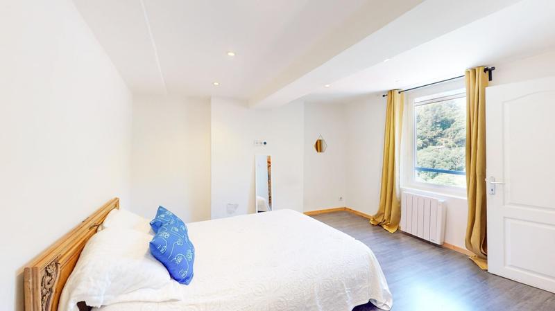 Maison - 90 m² - 6 pièces