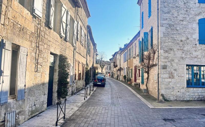 Maison de village - 320 m² - 8 pièces