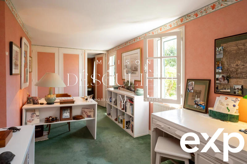 Maison - 300 m² - 7 pièces