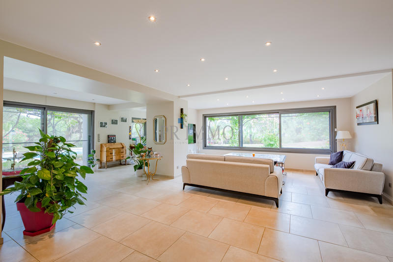 Villa - 262 m² - 7 pièces