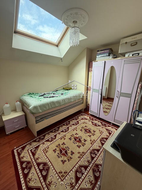 Maison - 234 m² - 6 pièces