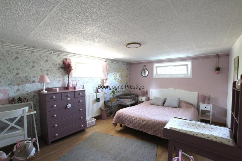 Maison traditionnelle - 178 m² - 7 pièces