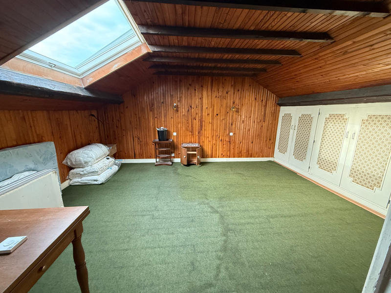 Maison - 221 m² - 8 pièces