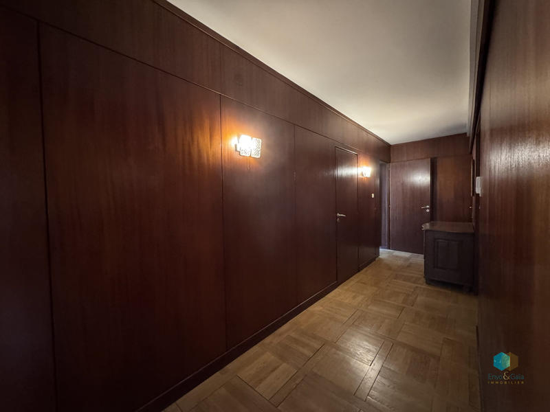 Appartement - 226 m² - 7 pièces