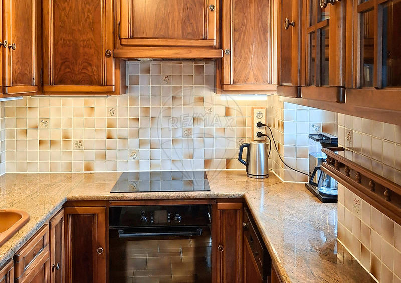 Maison - 236 m² - 10 pièces