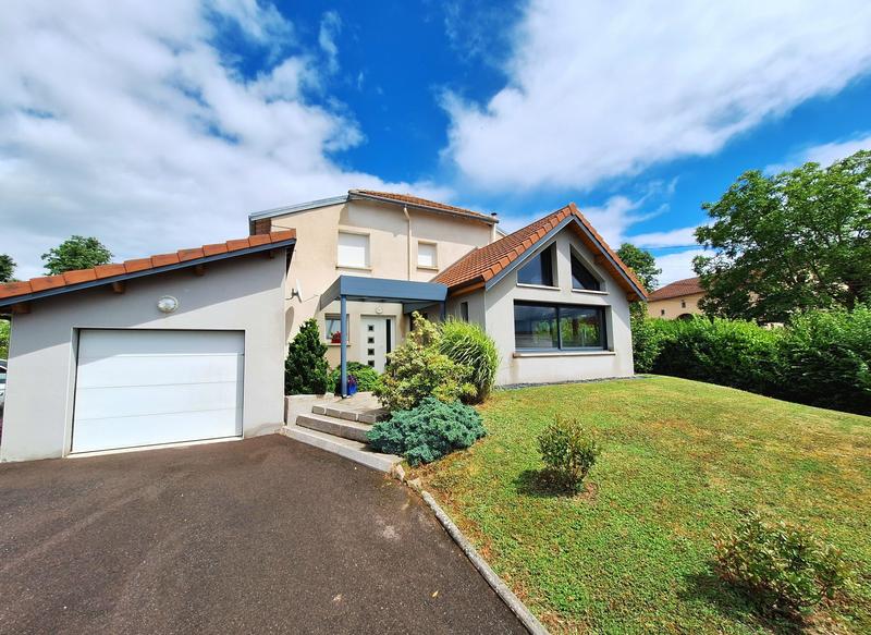 Maison traditionnelle - 140 m² - 6 pièces