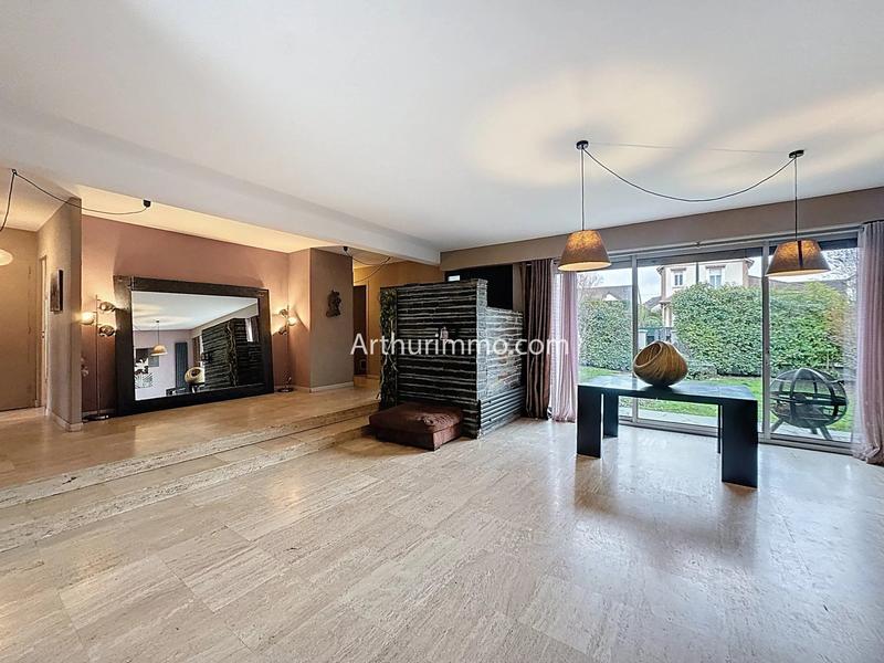 Maison - 226 m² - 8 pièces