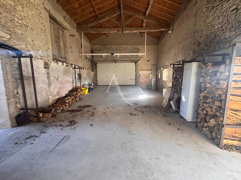 Maison - 323 m² - 5 pièces