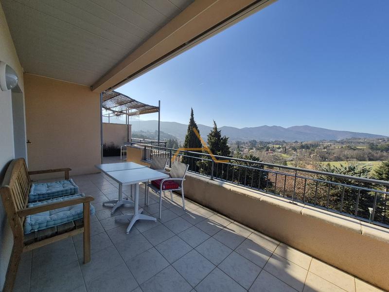 Appartement - 104 m² - 4 pièces