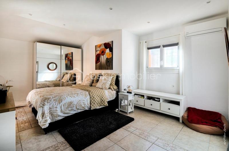 Villa - 195 m² - 8 pièces